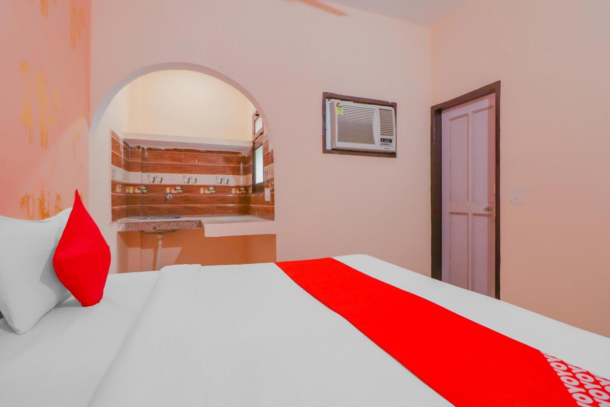 Hotel O Bhardwaj Guest House Garhi Harsaru Kültér fotó