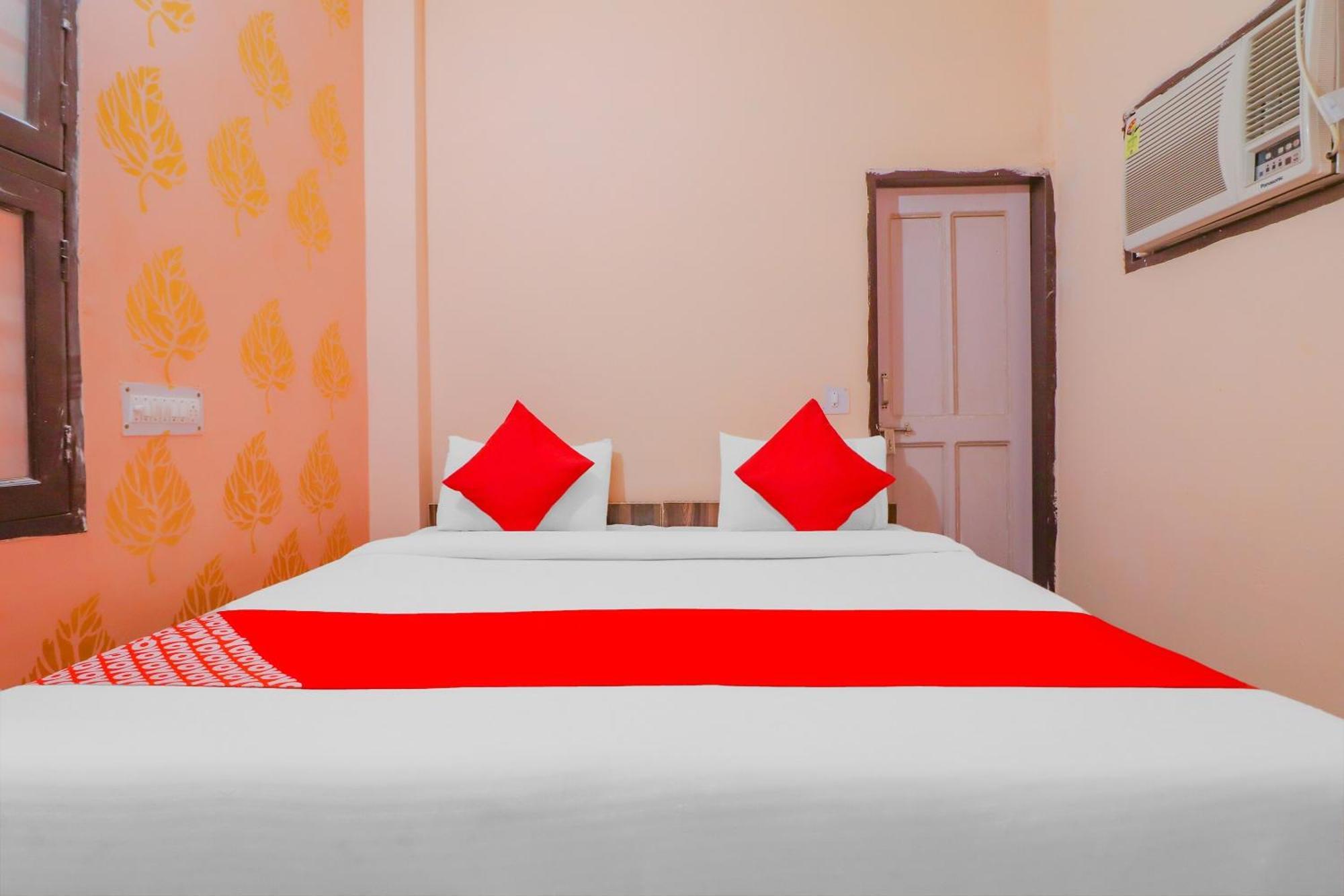 Hotel O Bhardwaj Guest House Garhi Harsaru Kültér fotó