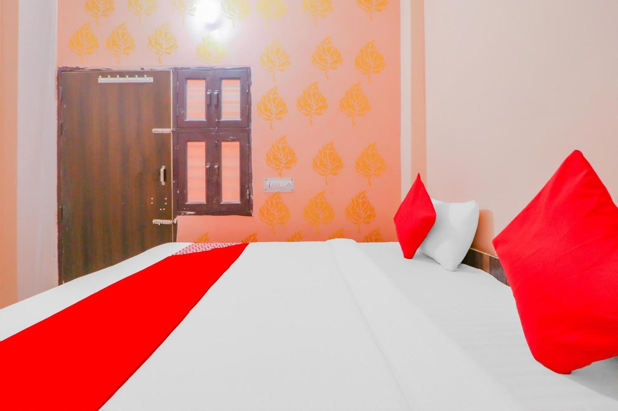 Hotel O Bhardwaj Guest House Garhi Harsaru Kültér fotó
