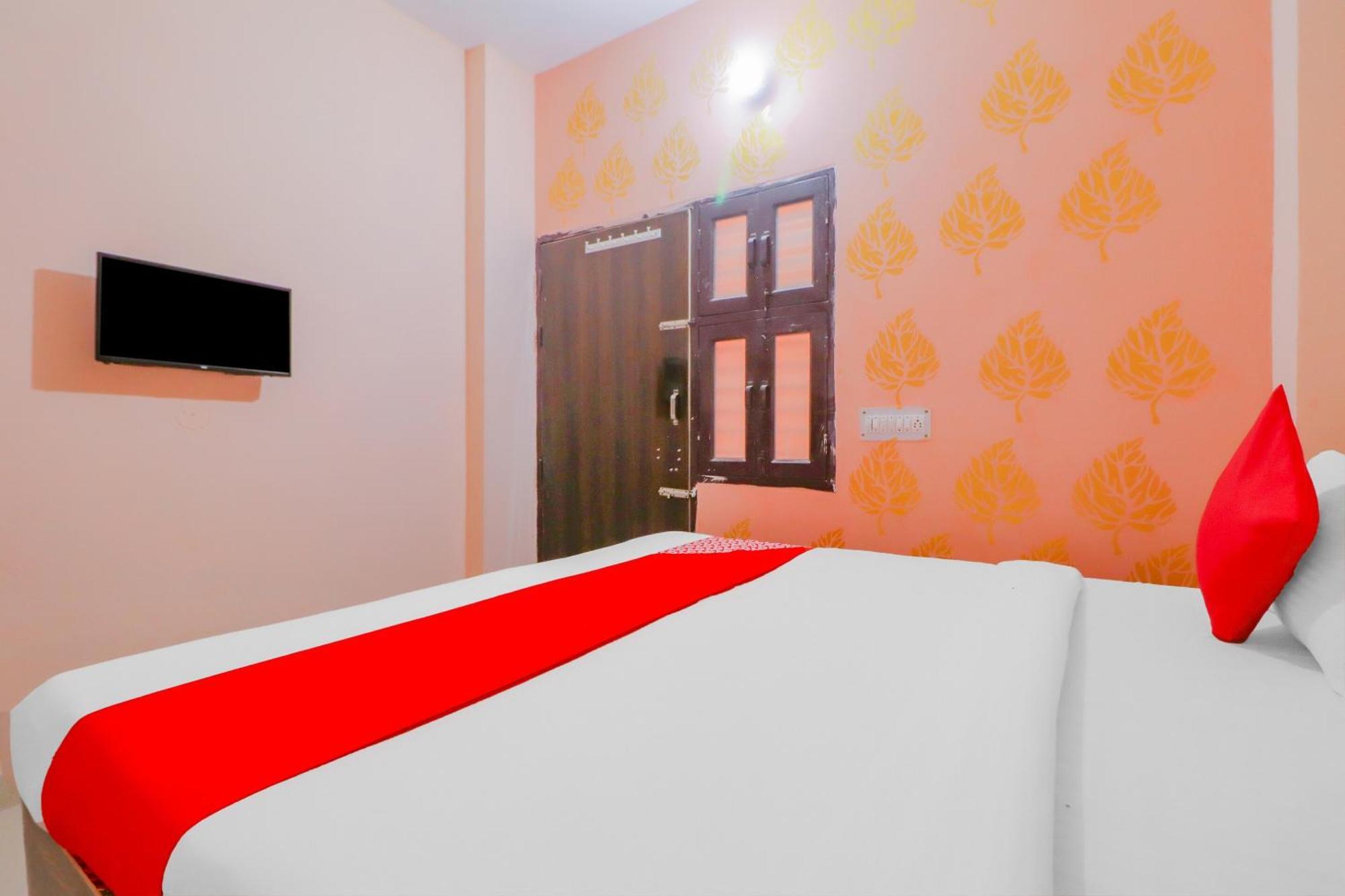 Hotel O Bhardwaj Guest House Garhi Harsaru Kültér fotó