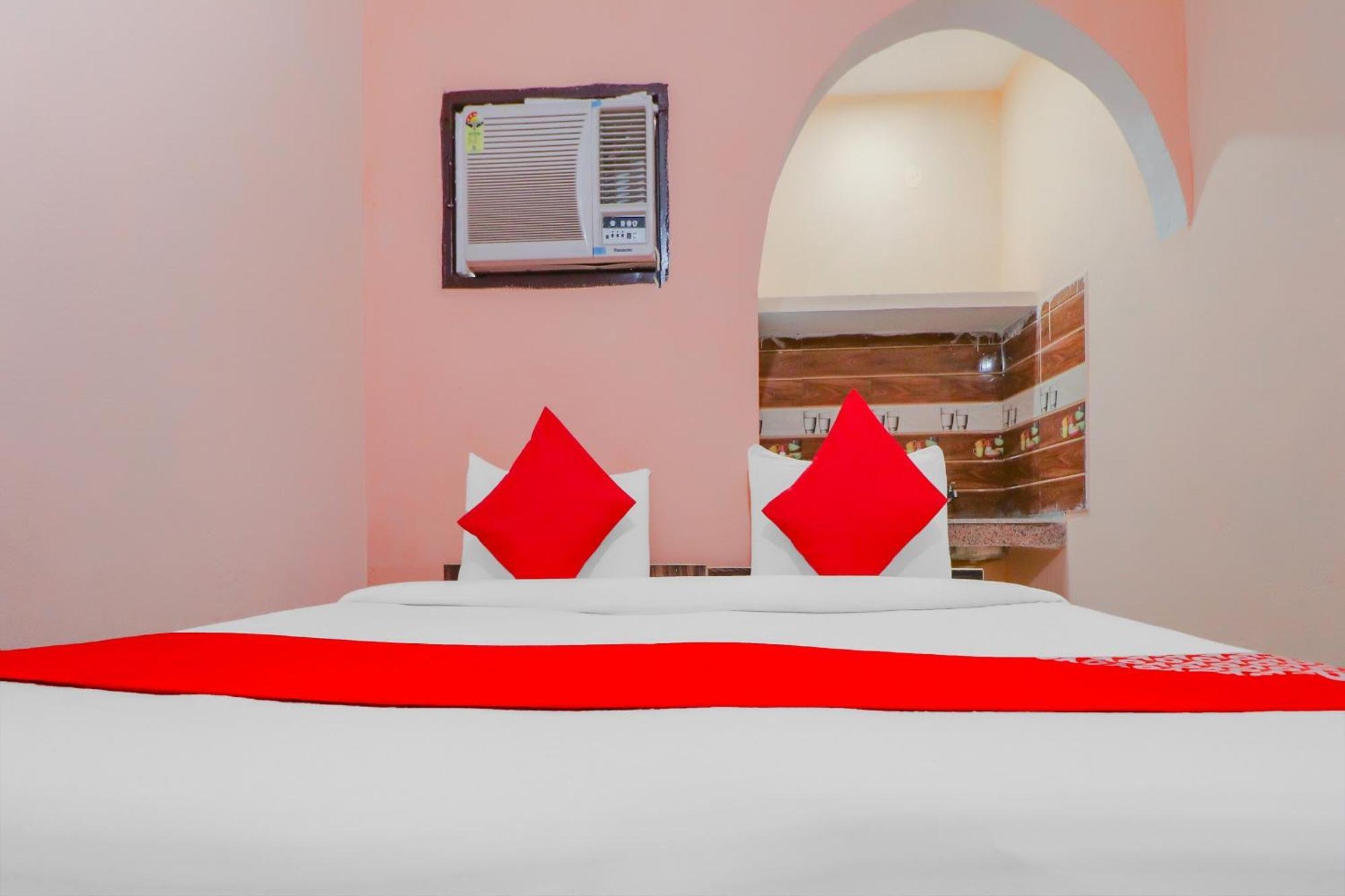 Hotel O Bhardwaj Guest House Garhi Harsaru Kültér fotó