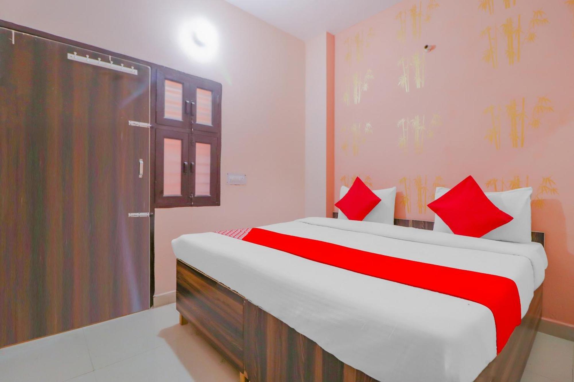 Hotel O Bhardwaj Guest House Garhi Harsaru Kültér fotó