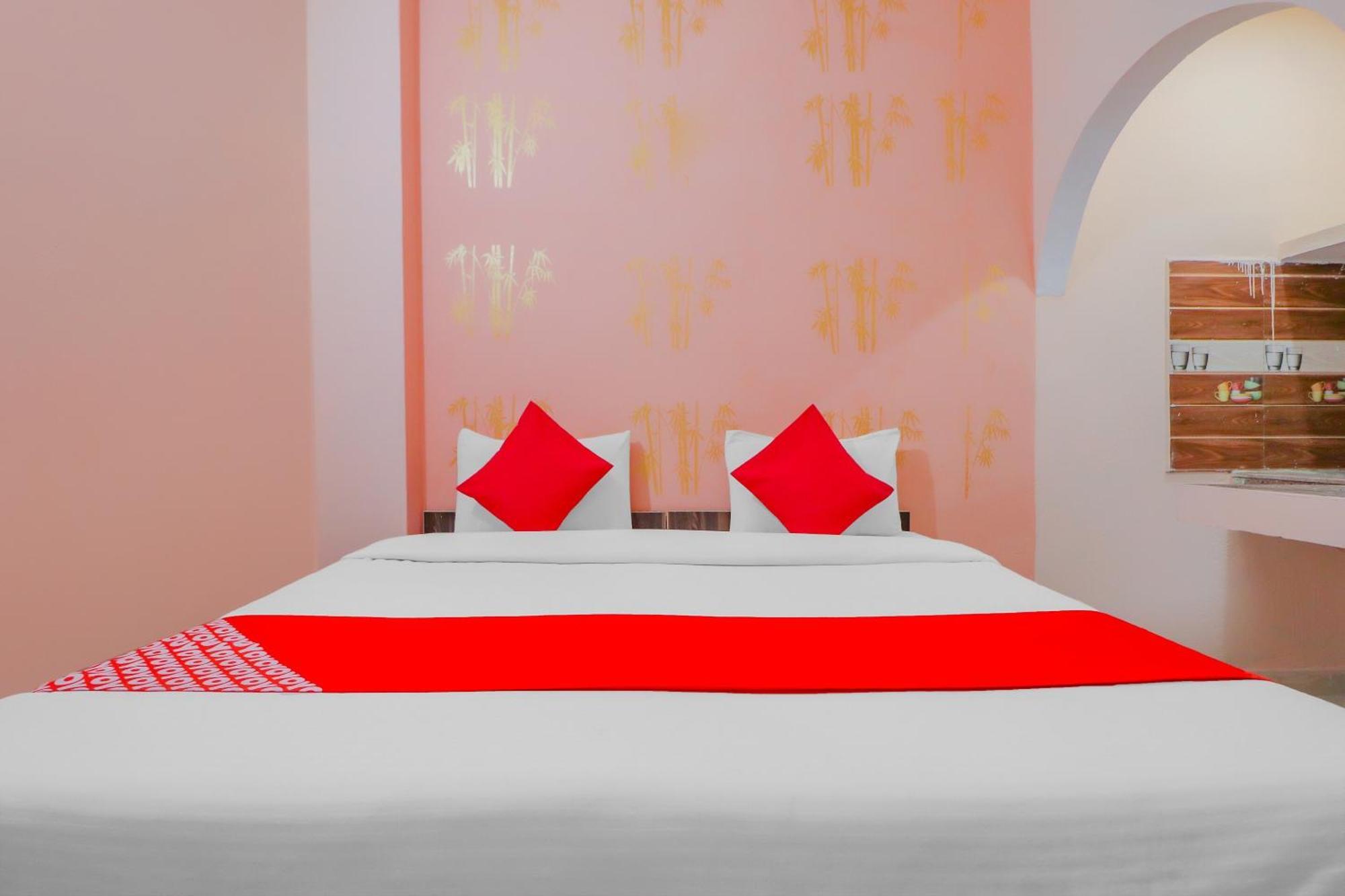 Hotel O Bhardwaj Guest House Garhi Harsaru Kültér fotó