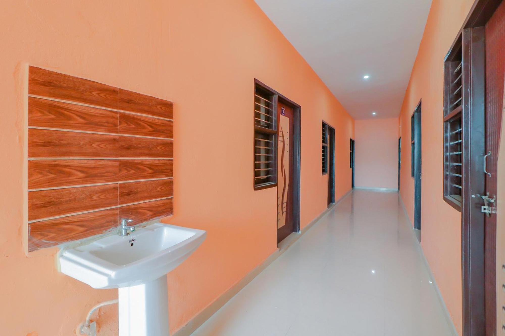 Hotel O Bhardwaj Guest House Garhi Harsaru Kültér fotó