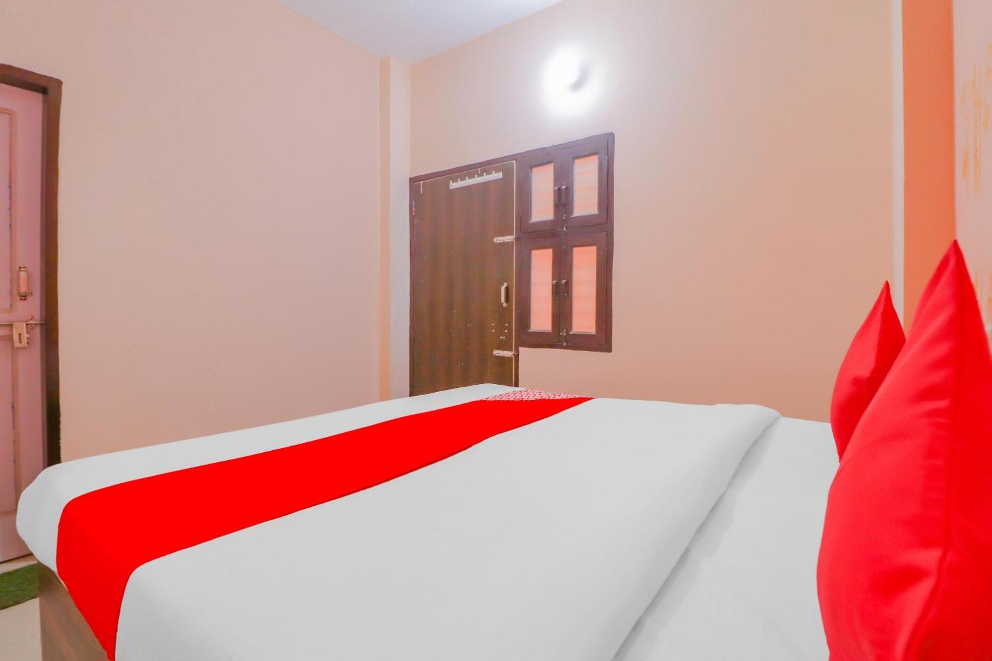 Hotel O Bhardwaj Guest House Garhi Harsaru Kültér fotó